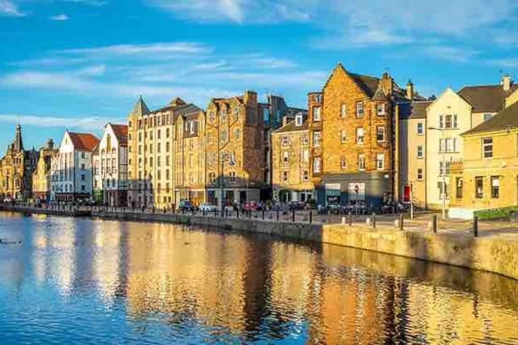 Spacious 2 Bed, 2 Bath Apartment -The Shore, Leith Edinburgh Bagian luar foto