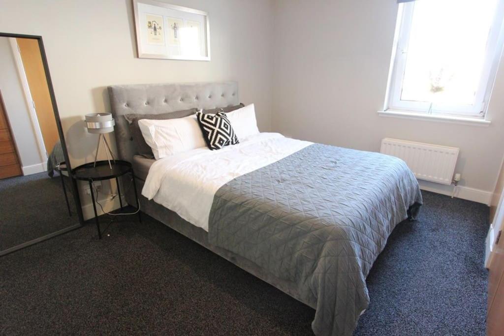 Spacious 2 Bed, 2 Bath Apartment -The Shore, Leith Edinburgh Bagian luar foto