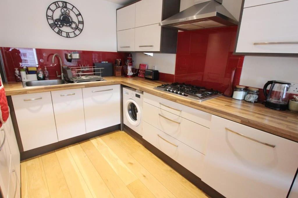Spacious 2 Bed, 2 Bath Apartment -The Shore, Leith Edinburgh Bagian luar foto