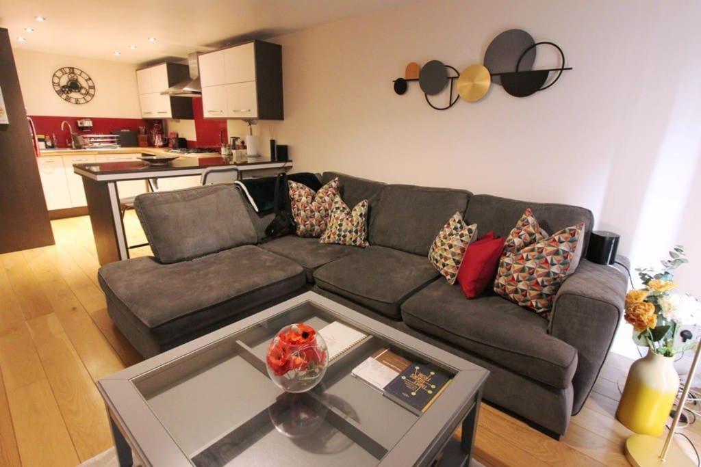 Spacious 2 Bed, 2 Bath Apartment -The Shore, Leith Edinburgh Bagian luar foto