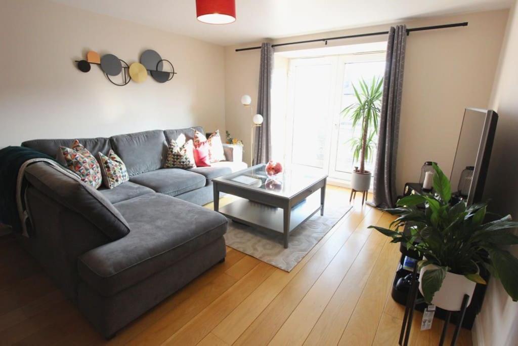 Spacious 2 Bed, 2 Bath Apartment -The Shore, Leith Edinburgh Bagian luar foto