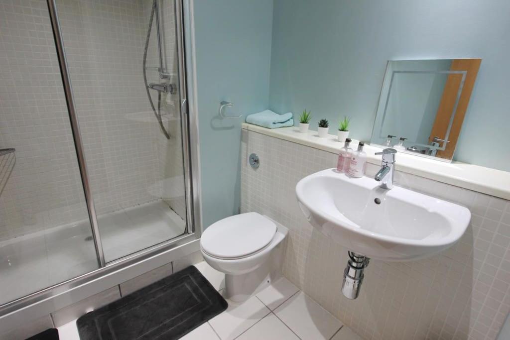 Spacious 2 Bed, 2 Bath Apartment -The Shore, Leith Edinburgh Bagian luar foto